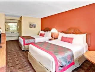 Ramada By Wyndham Baltimore West Esterno foto